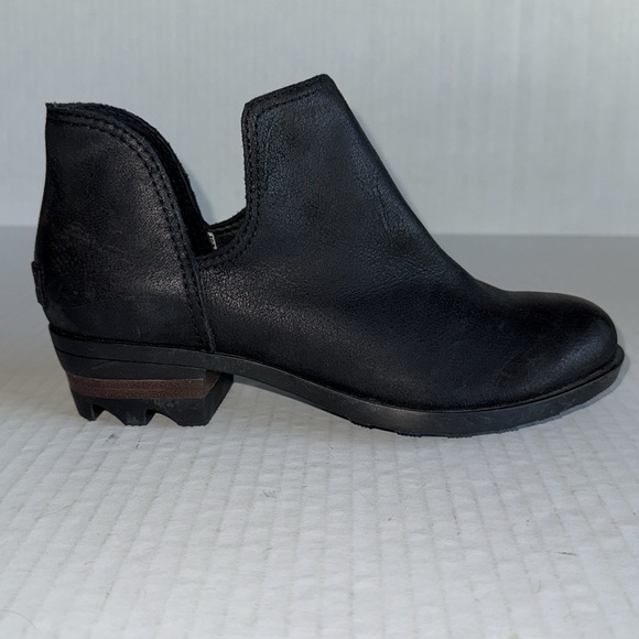 Sorel Lolla Black Leather Cut Out Ankle Booties - Picture 8 of 13